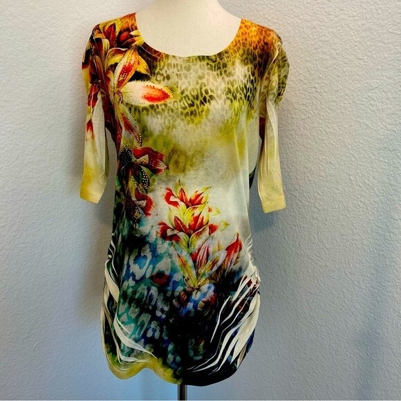 Floral Animal Print Studs Bling Red Blue Unique S Sleeve Top New Directions SZ L - Picture 1 of 9